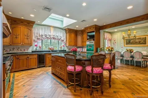 85 Eleventh Street Garden City NY 11530
