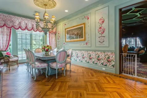 85 Eleventh Street Garden City NY 11530