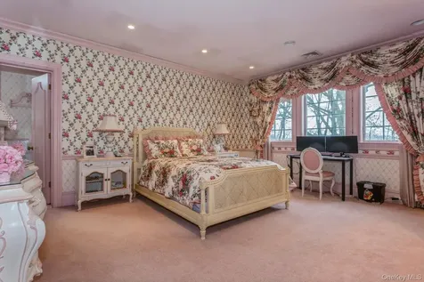 85 Eleventh Street Garden City NY 11530