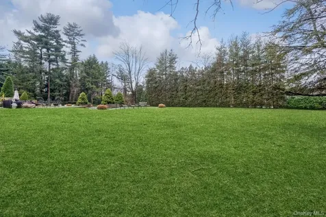 85 Eleventh Street Garden City NY 11530