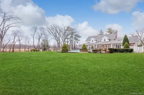 85 Eleventh Street Garden City NY 11530