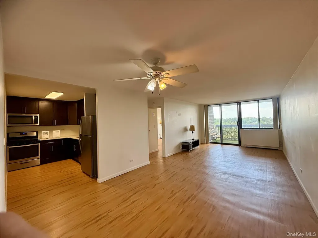 2 Bay Club Bayside NY 11360