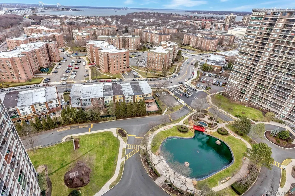 2 Bay Club Bayside NY 11360