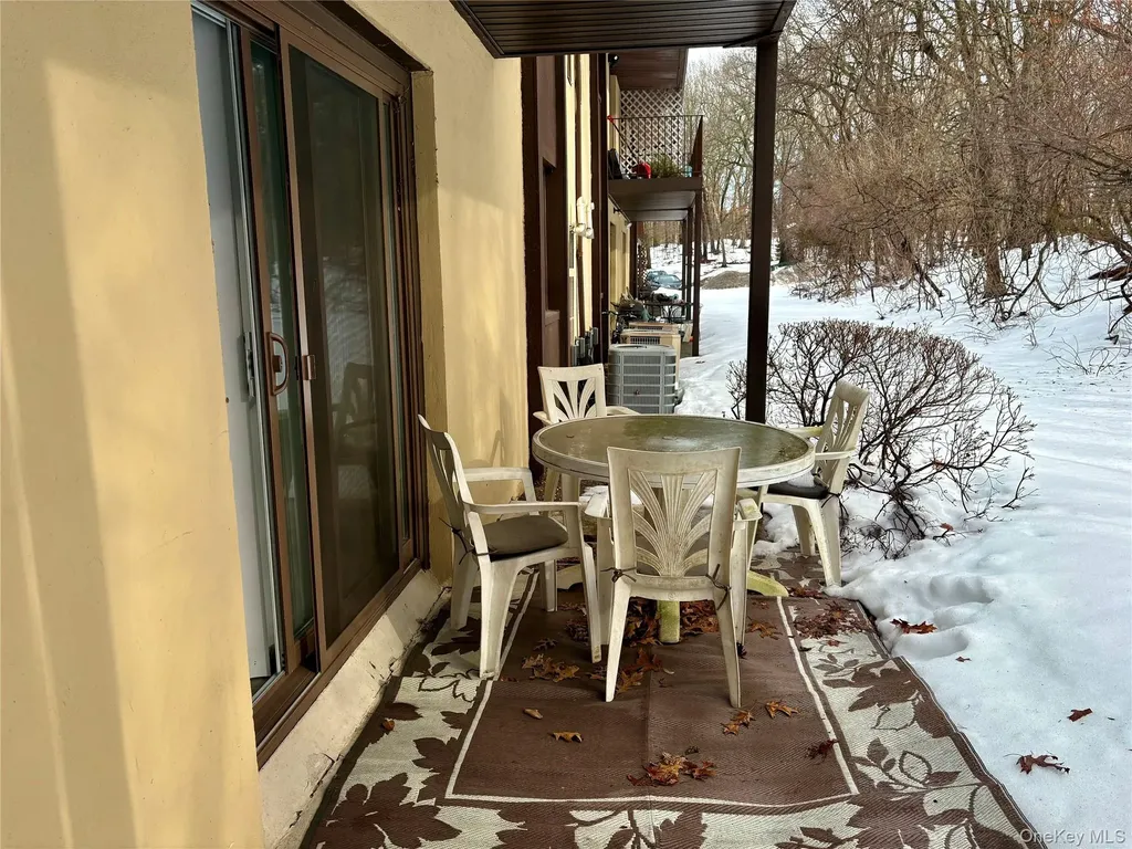 9 Willow Court Selden NY 11784