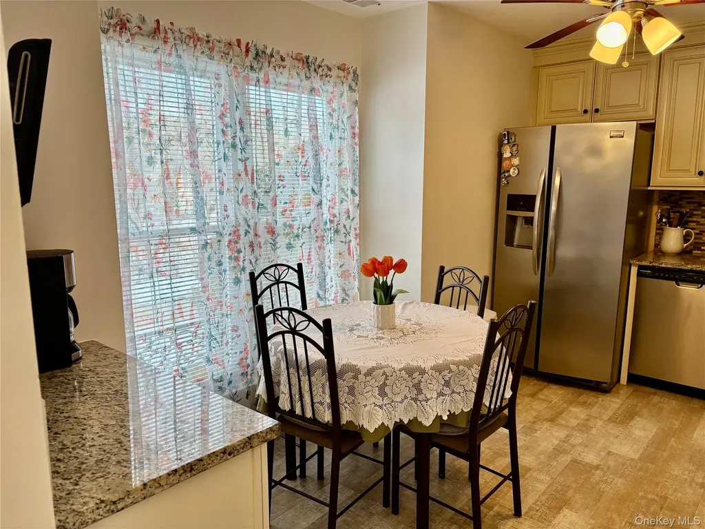 9 Willow Court Selden NY 11784