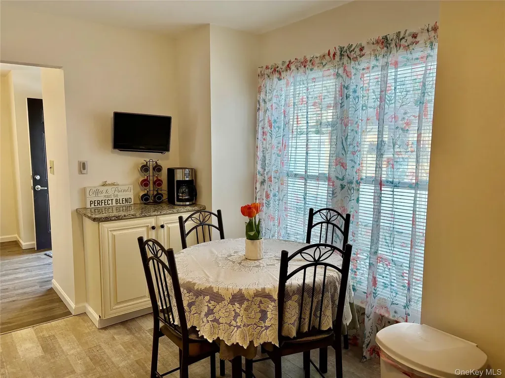 9 Willow Court Selden NY 11784