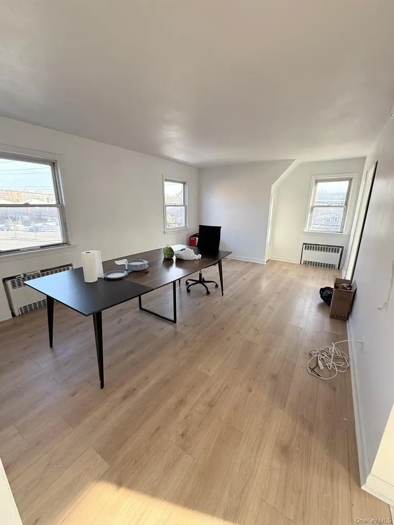 165-25 Union Turnpike Fresh Meadows NY 11366
