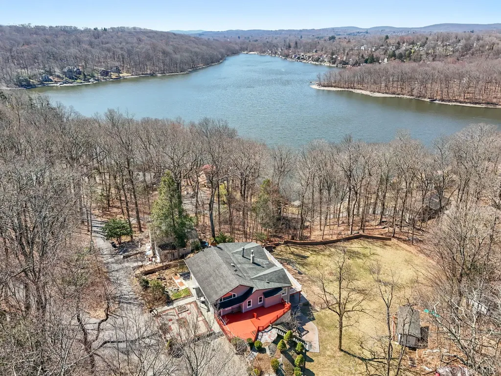 21 Jackson Road Mahopac NY 10541
