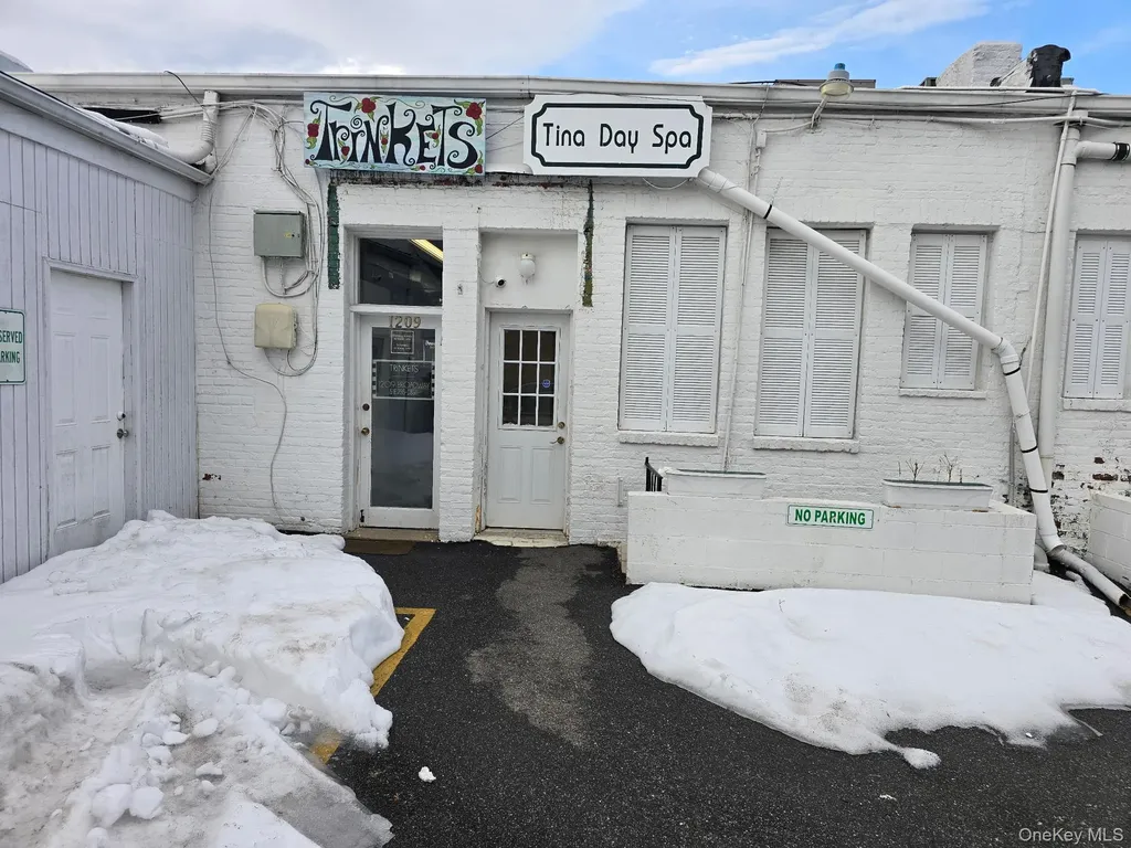 1209 Broadway Hewlett NY 11557