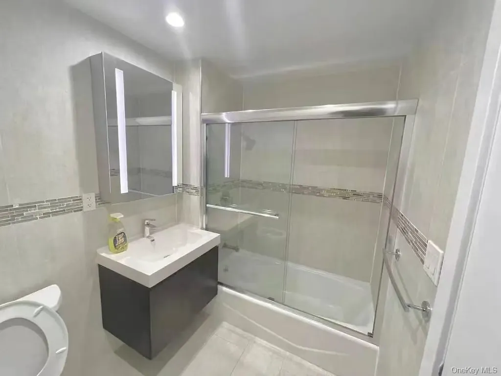 158-15 Union Turnpike Fresh Meadows NY 11366