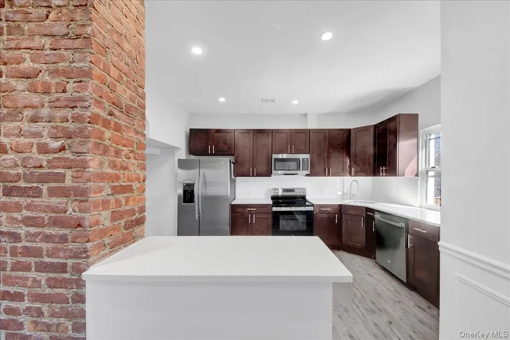 37 S 8th Avenue Mount Vernon NY 10550