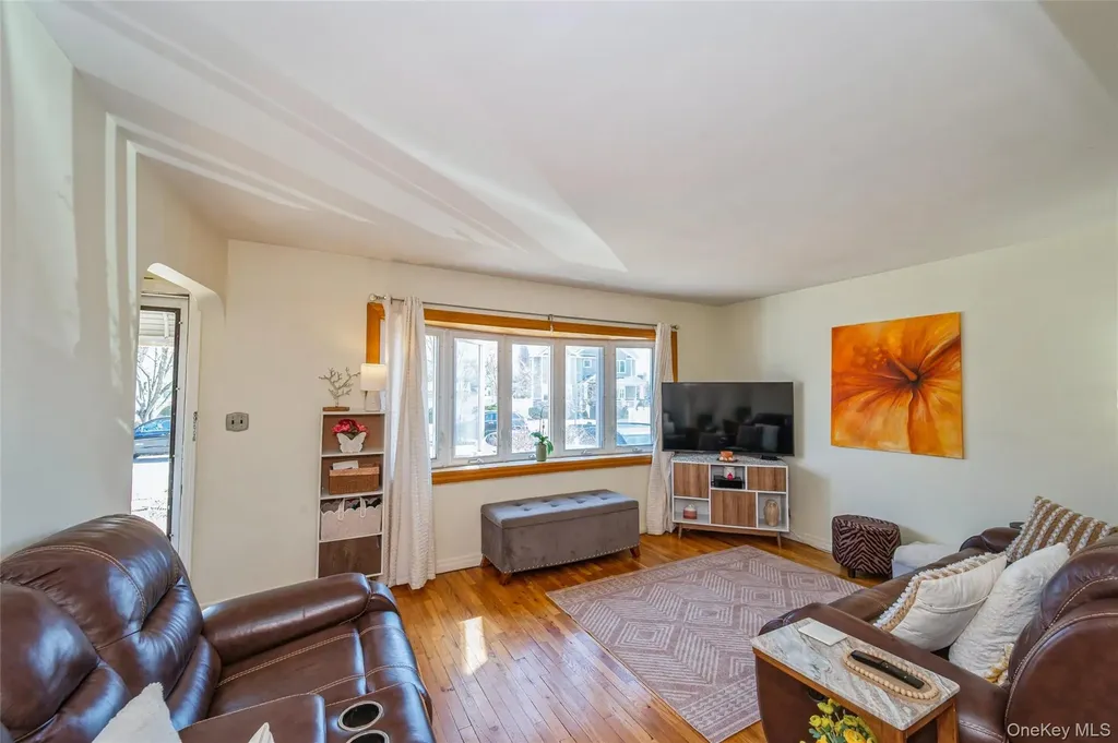 20 Iris Avenue North Merrick NY 11566