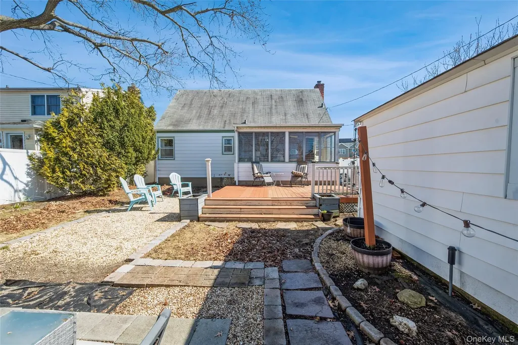 20 Iris Avenue North Merrick NY 11566