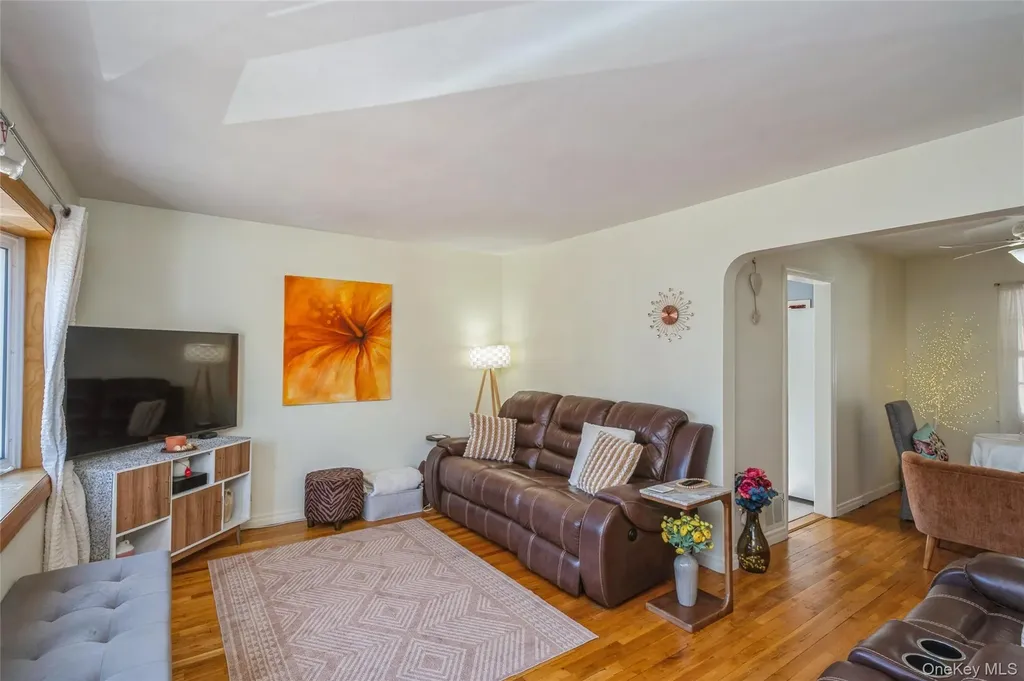 20 Iris Avenue North Merrick NY 11566