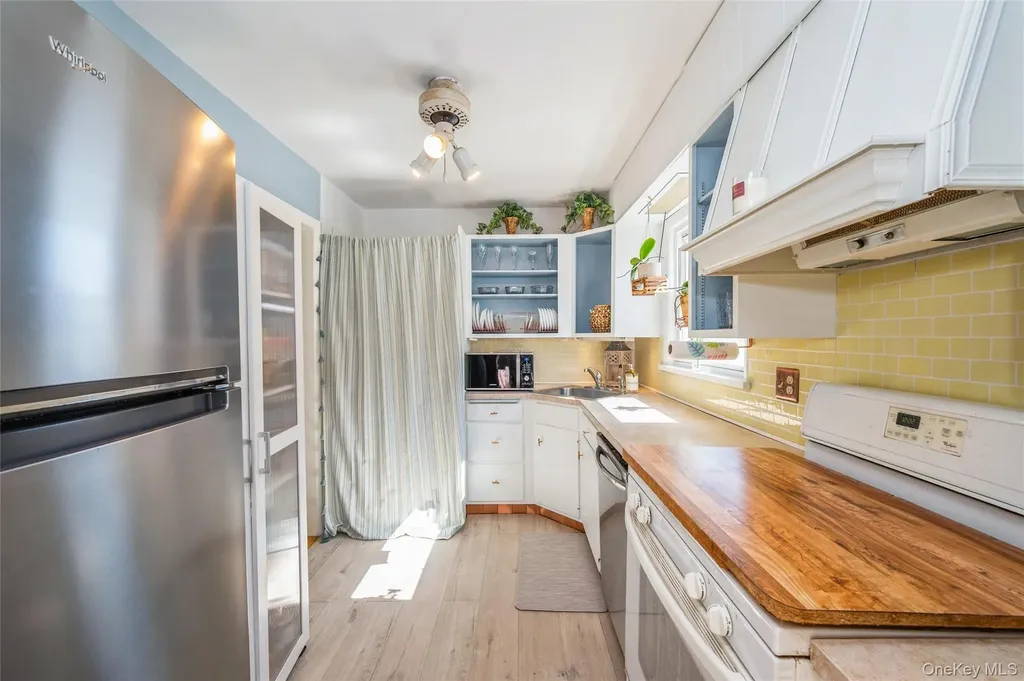 20 Iris Avenue North Merrick NY 11566