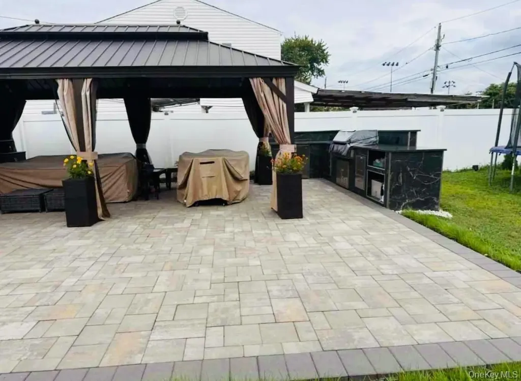 231 3rd Street Lindenhurst NY 11757