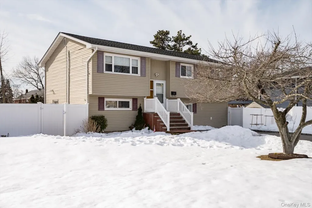 231 3rd Street Lindenhurst NY 11757
