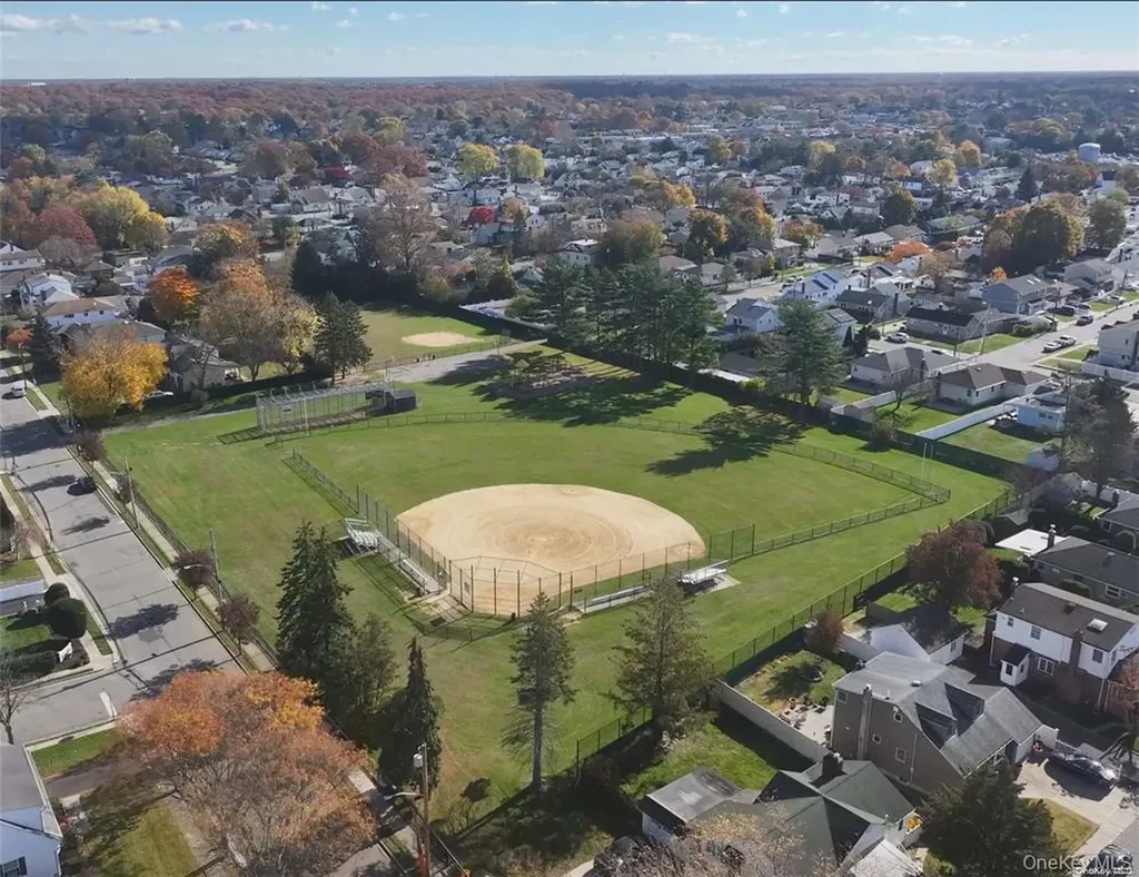101 Spruce Avenue Bethpage NY 11714