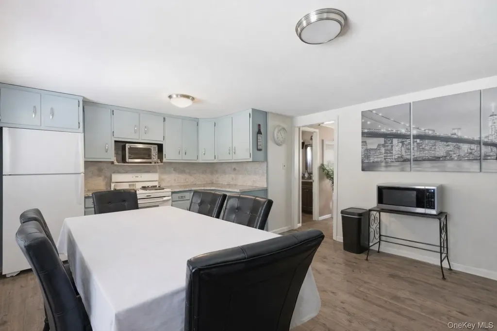 101 Spruce Avenue Bethpage NY 11714