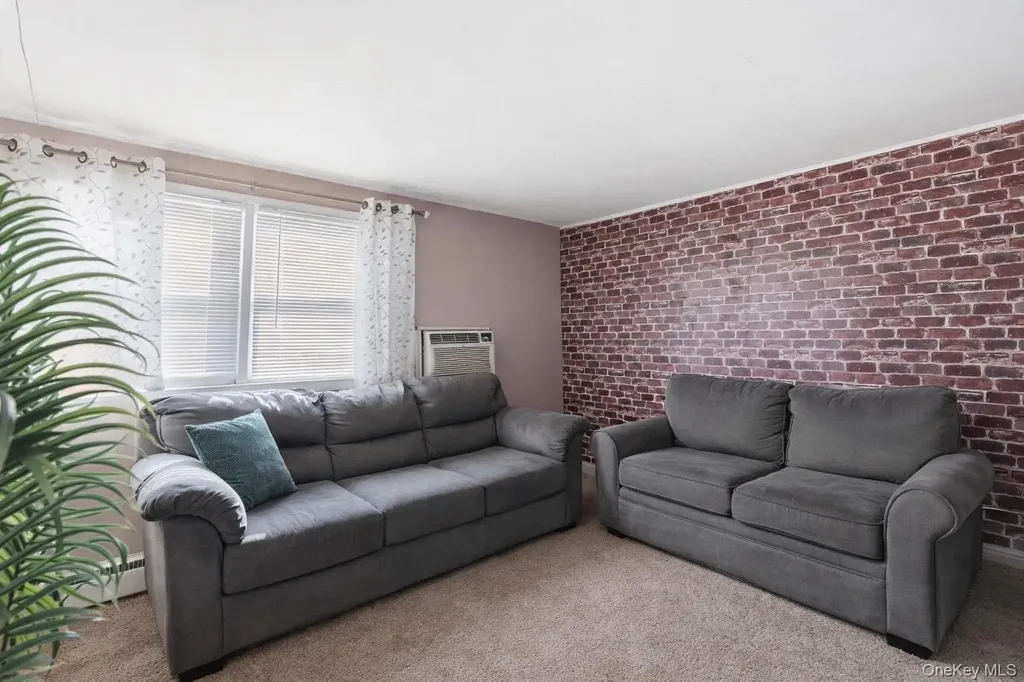 101 Spruce Avenue Bethpage NY 11714
