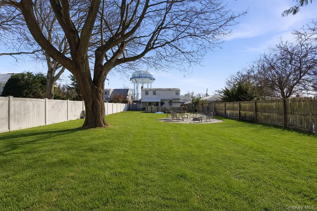 101 Spruce Avenue Bethpage NY 11714