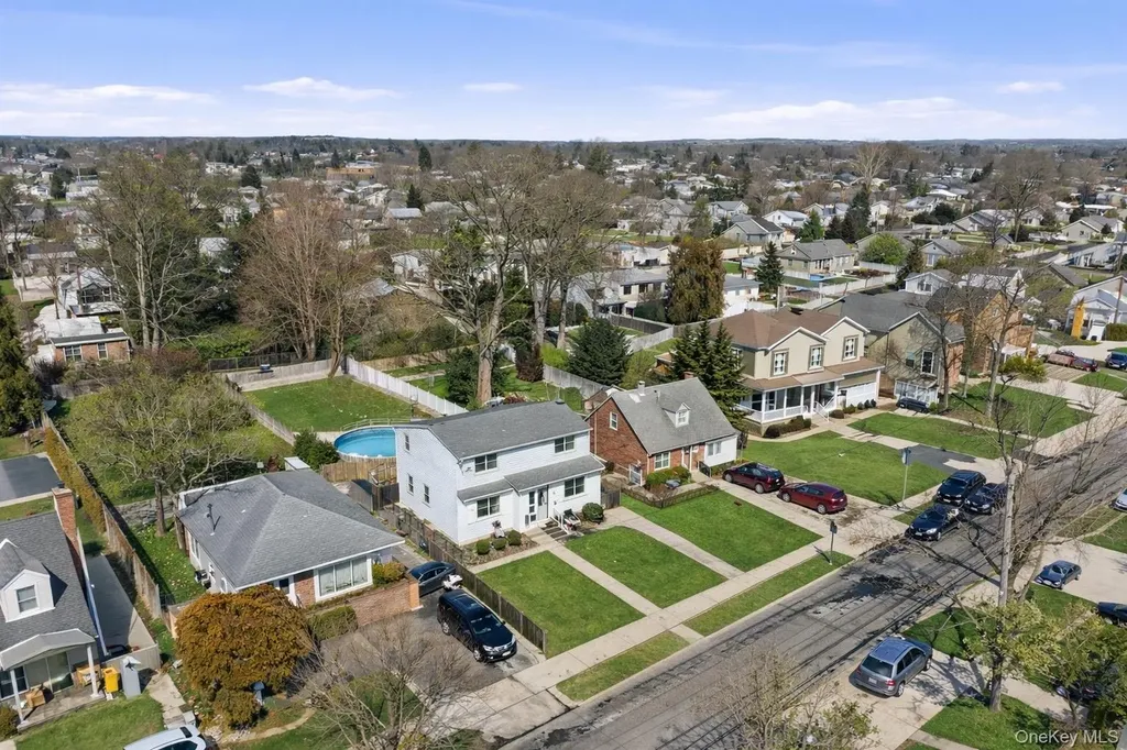101 Spruce Avenue Bethpage NY 11714