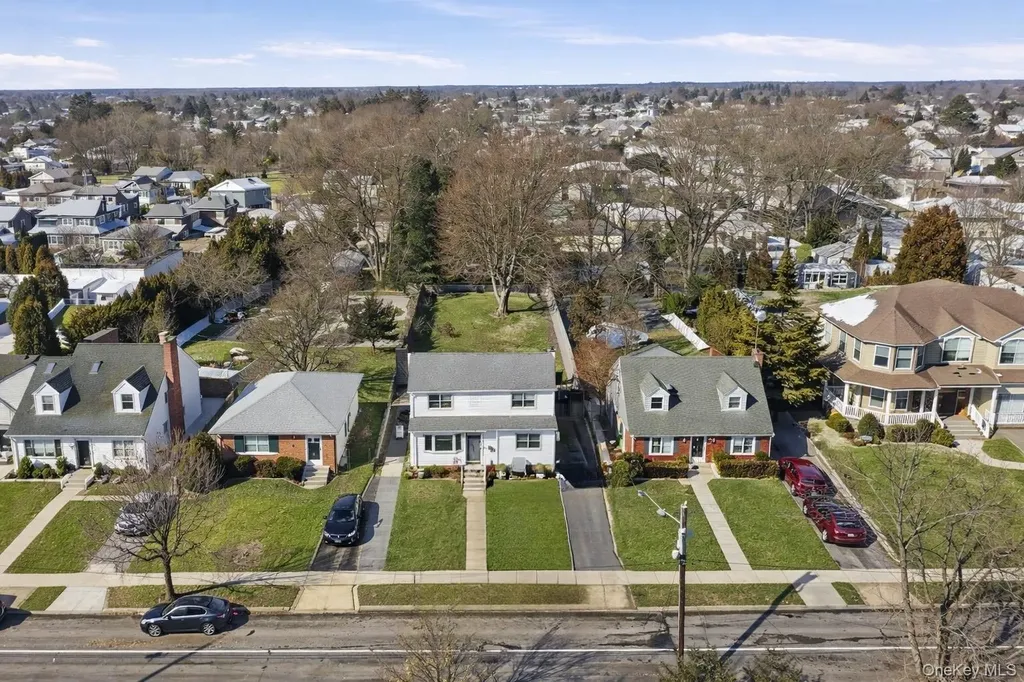 101 Spruce Avenue Bethpage NY 11714