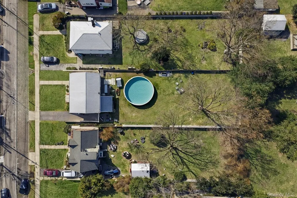 101 Spruce Avenue Bethpage NY 11714