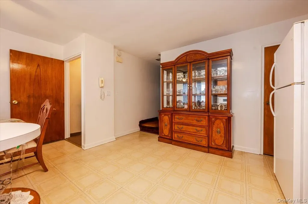 276 Brinsmade Avenue Bronx NY 10465