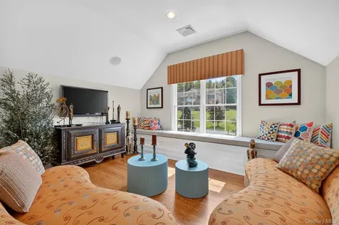 144 Shamrock Hills Drive Wappingers Falls NY 12590