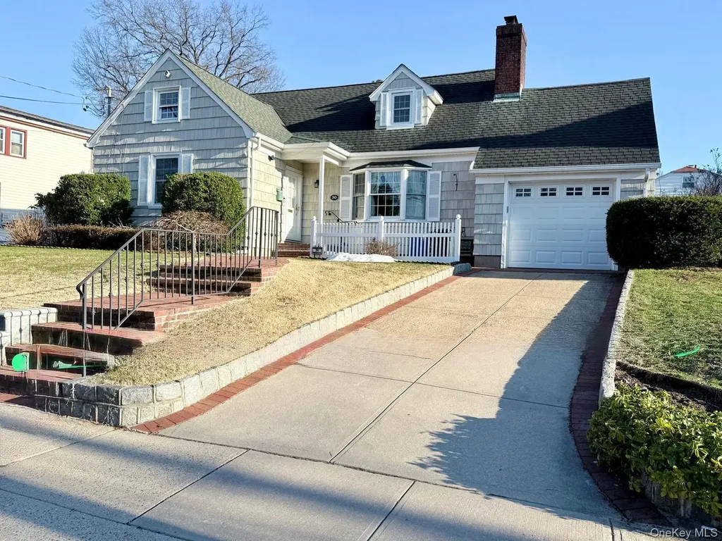 30 Highland Place Great Neck NY 11020