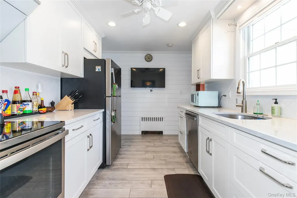 30 Highland Place Great Neck NY 11020