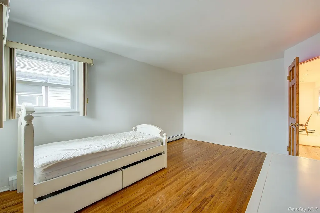 98 Union Place Lynbrook NY 11563
