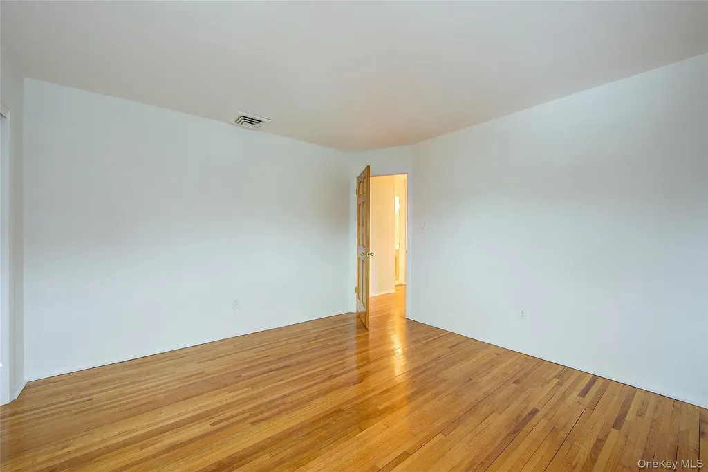 98 Union Place Lynbrook NY 11563