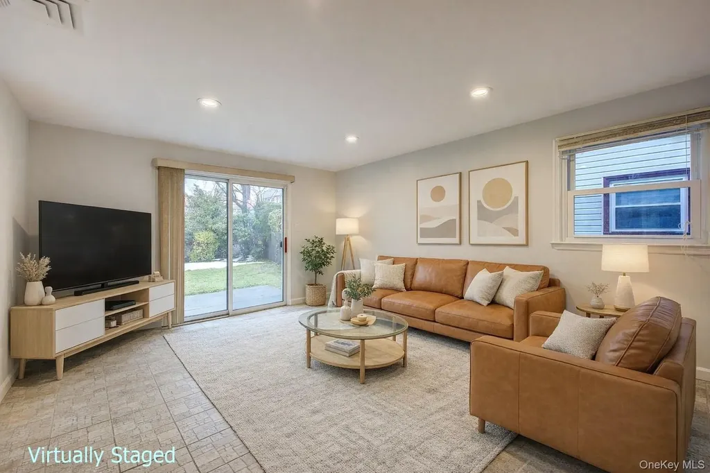 98 Union Place Lynbrook NY 11563