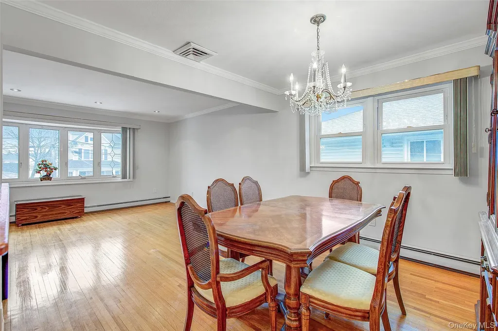 98 Union Place Lynbrook NY 11563