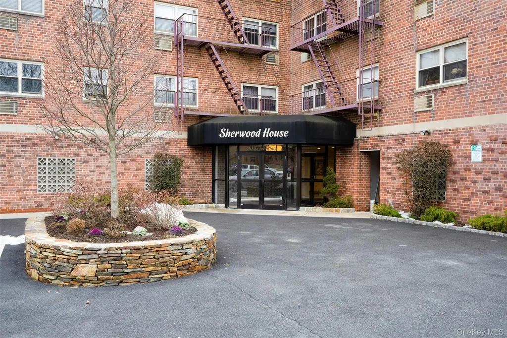 20 Secor Place Yonkers NY 10704