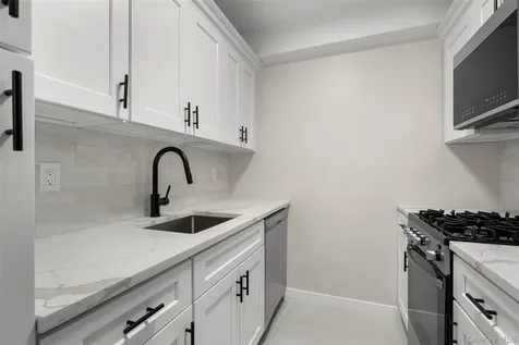 20 Secor Place Yonkers NY 10704