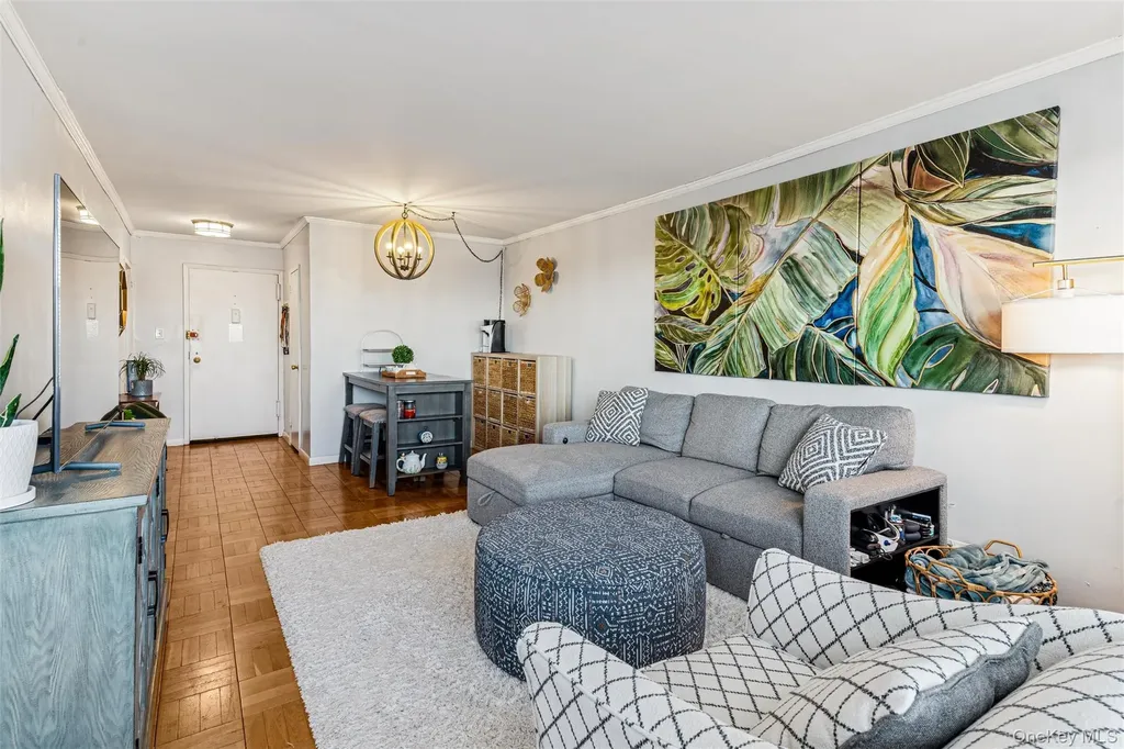 10230 66 Road Forest Hills NY 11375