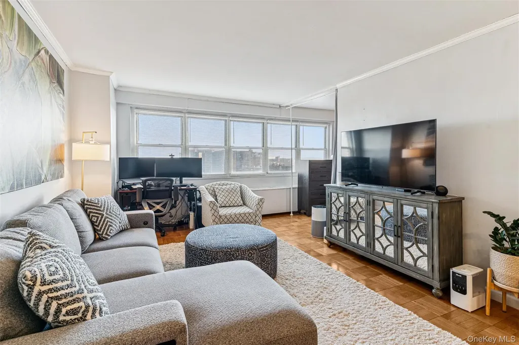 10230 66 Road Forest Hills NY 11375