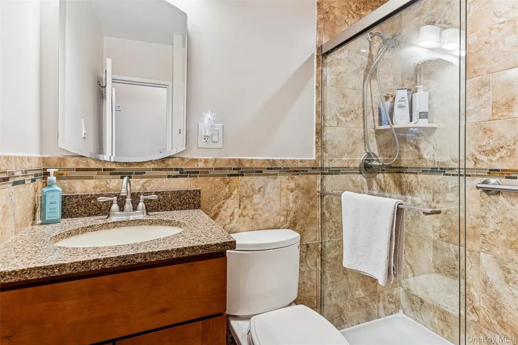 10230 66 Road Forest Hills NY 11375