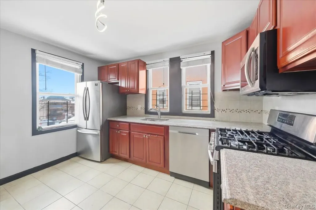 4423 Mundy Lane Bronx NY 10466