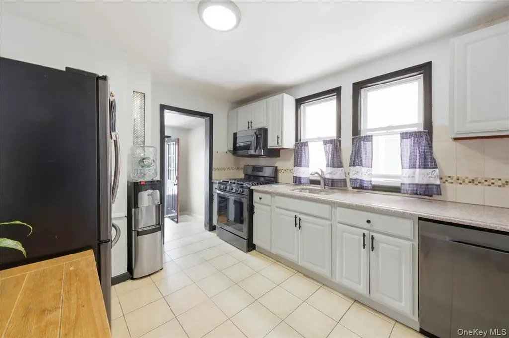 4423 Mundy Lane Bronx NY 10466
