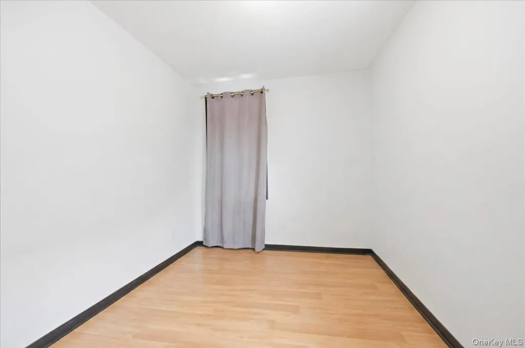 4423 Mundy Lane Bronx NY 10466