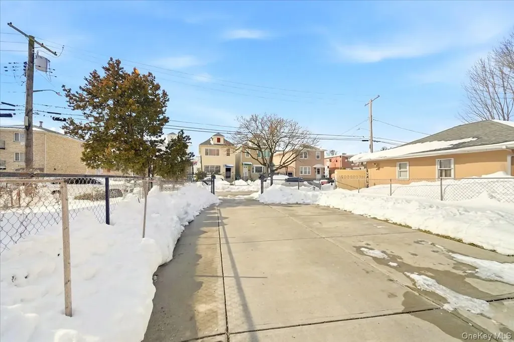 4423 Mundy Lane Bronx NY 10466