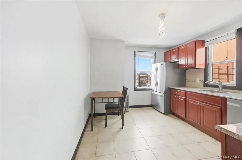 4423 Mundy Lane Bronx NY 10466