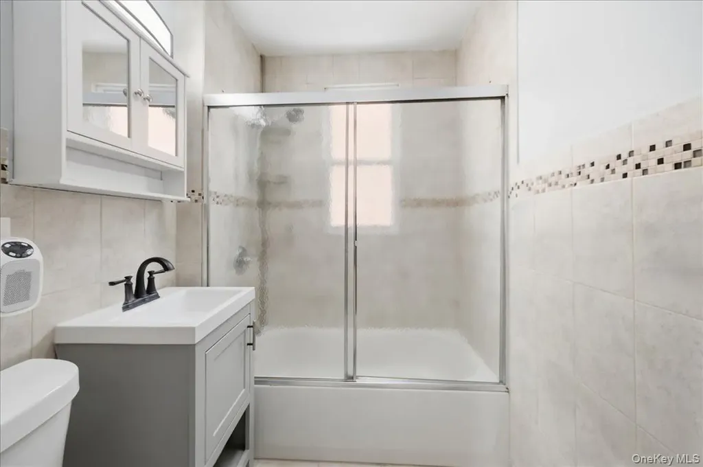 4423 Mundy Lane Bronx NY 10466