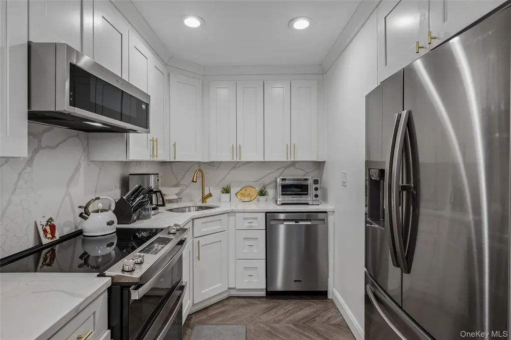 10-10 166th Street Beechhurst NY 11357