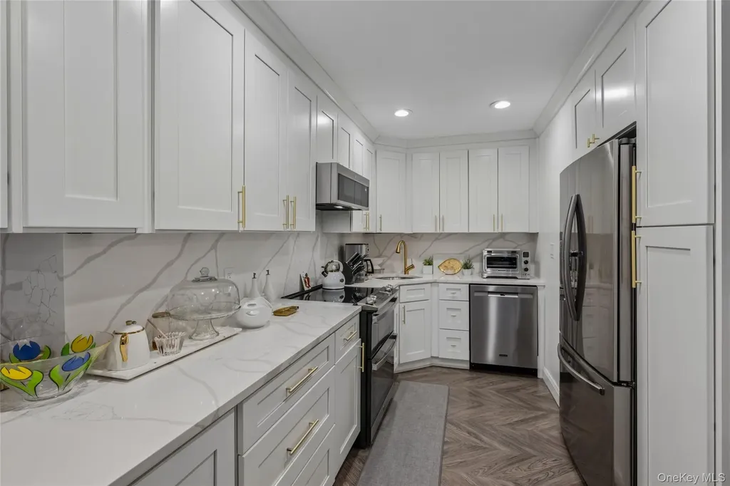 10-10 166th Street Beechhurst NY 11357