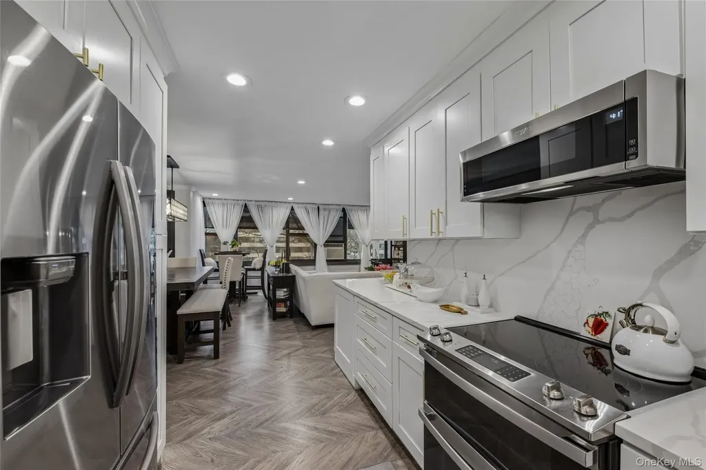 10-10 166th Street Beechhurst NY 11357